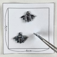 Charm abeille argenté