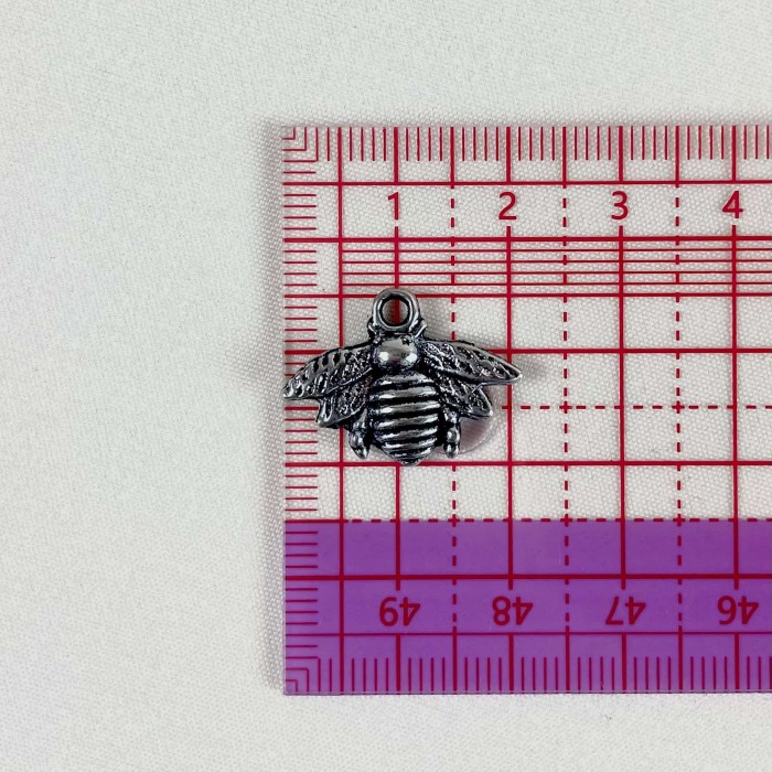 Charm abeille argenté