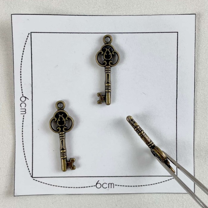 Charm clé bronze Charm clé bronze