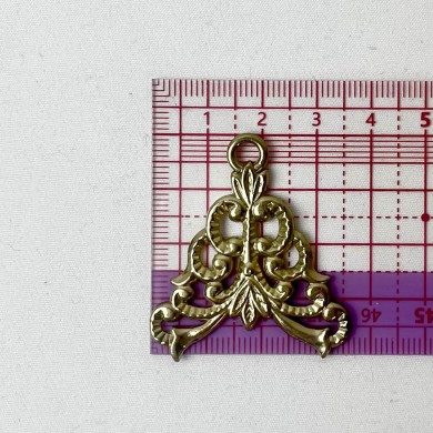 Charm "A" ornement bronze Charm "A" ornement bronze