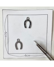 Charm fer à cheval argenté Charm fer à cheval argenté