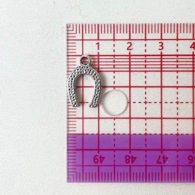 Charm fer à cheval argenté Charm fer à cheval argenté