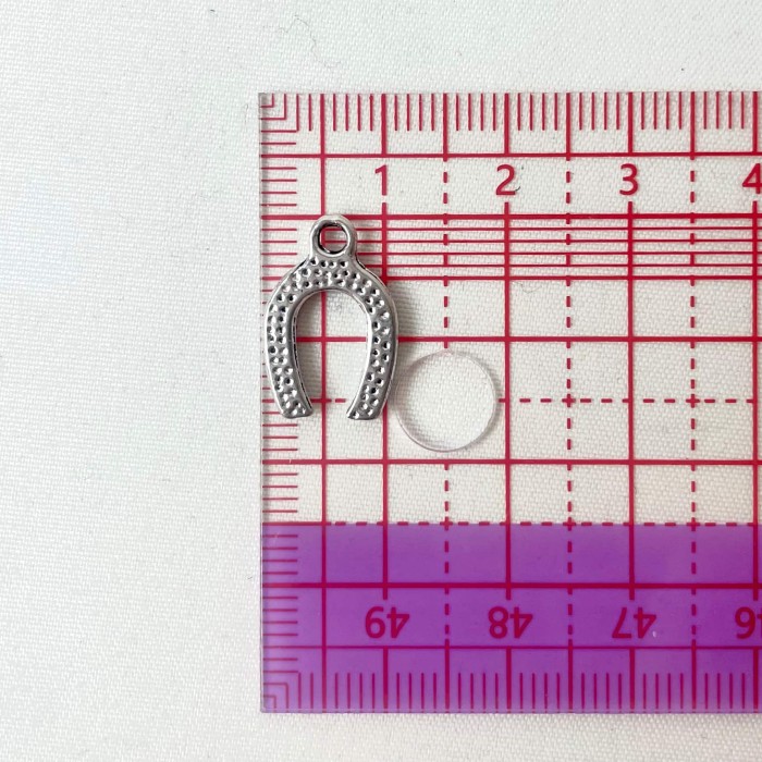 Charm fer à cheval argenté Charm fer à cheval argenté