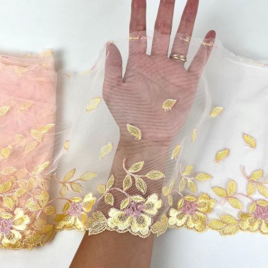 Dentelle fleurs jaunes sur tulle pêche 21cm