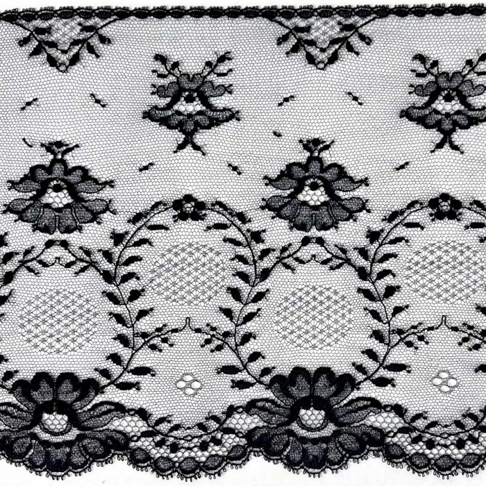 Dentelle fleurs noirs sur tulle noir 17cm