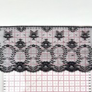 Dentelle fleurs noirs sur tulle noir 17cm