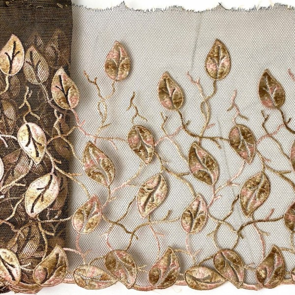 Dentelle feuilles bronzes rosés sur tulle marron 22cm Dentelle feuilles bronzes rosés sur tulle marron 22cm