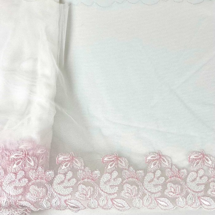 Dentelle fleurs blanches roses sur tulle blanc 24cm