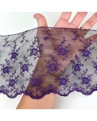 Dentelle glycines violettes sur tulle noir 13cm Dentelle glycines violettes sur tulle noir 13cm