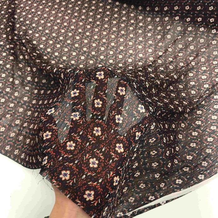 Tissu voile de polyester à fleur multicolore Tissu voile de polyester à fleur multicolore