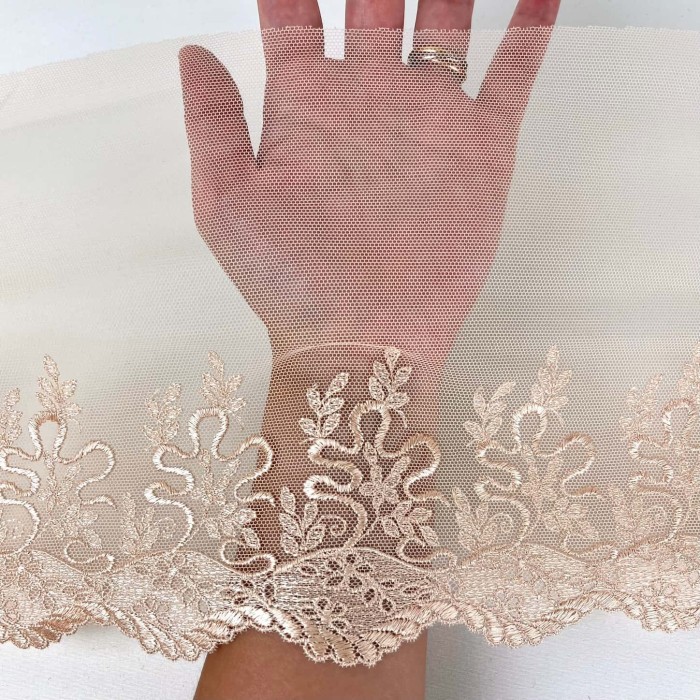 Dentelle fleurs pêches sur tulle pêche 19cm Dentelle fleurs pêches sur tulle pêche 19cm