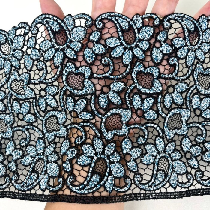 Dentelle macramé fleurs bleues sur noir 14cm Dentelle macramé fleurs bleues sur noir 14cm