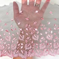Dentelle fleurs roses sur tulle gris 18cm