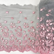 Dentelle fleurs roses sur tulle gris 18cm