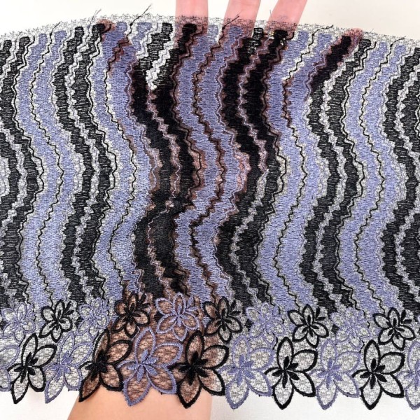 Dentelle vagues parmes sur tulle noir 22cm Dentelle vagues parmes sur tulle noir 22cm
