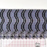 Dentelle vagues parmes sur tulle noir 22cm