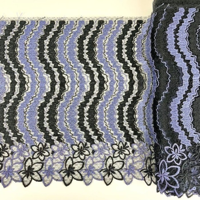 Dentelle vagues parmes sur tulle noir 22cm