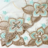 Dentelle fleurs dorées bleues ciel sur tulle blanc 19cm