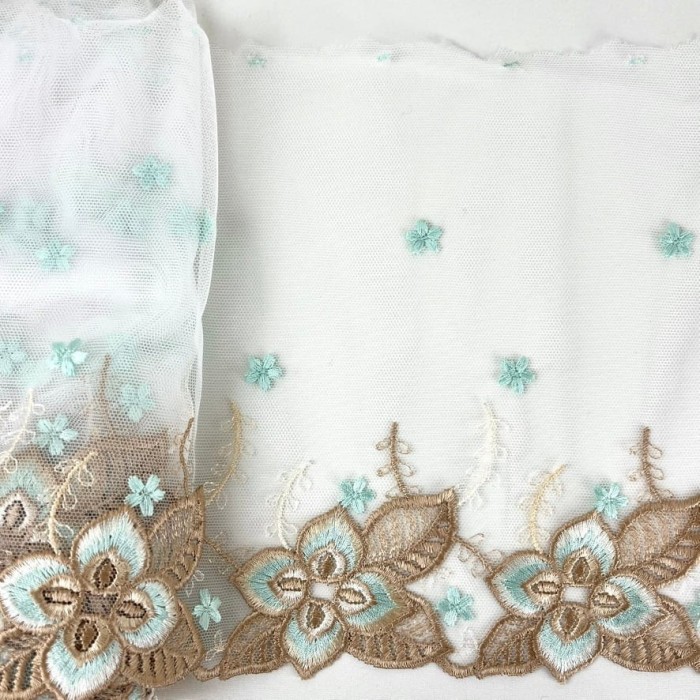 Dentelle fleurs dorées bleues ciel sur tulle blanc 19cm