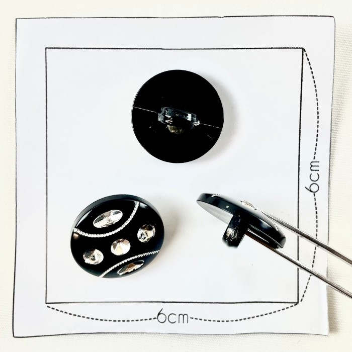 Bouton plastique bijou noir 22mm