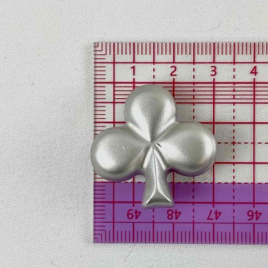 Bouton plastique trèfle argenté 30mm