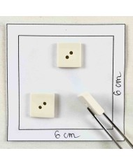 Bouton plastique carré uni blanc cassé 15mm Bouton plastique carré uni blanc cassé 15mm