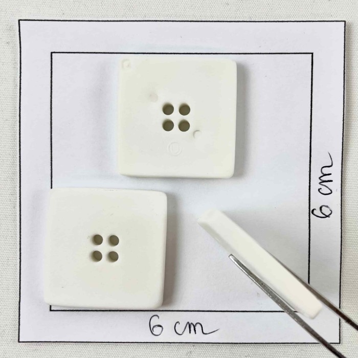 Bouton plastique matte carré uni blanc 25mm