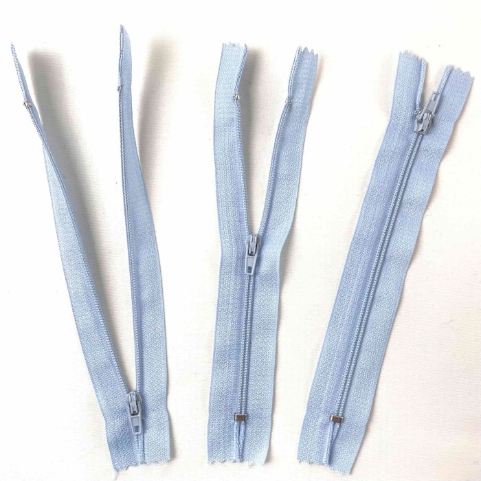 Fermeture non séparable bleu ciel en nylon 14cm