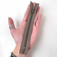 Fermeture non séparable taupe foncé en nylon 14cm