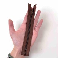 Fermeture non séparable marron clair en nylon 14cm