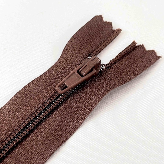 Fermeture non séparable marron clair en nylon 14cm