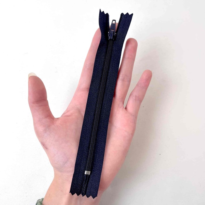 Fermeture non séparable noir bleuté en nylon 14cm