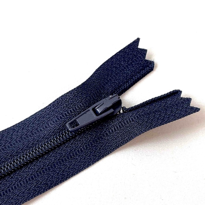 Fermeture non séparable noir bleuté en nylon 14cm