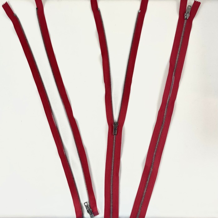 Fermeture séparable rouge en métal 48 cm