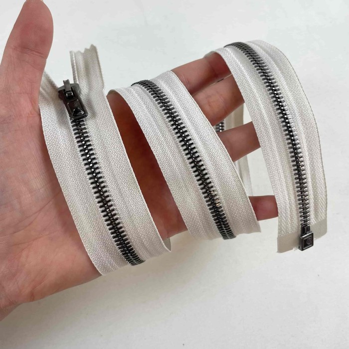 Fermeture séparable blanc en métal 65cm Fermeture séparable blanc en métal 65cm