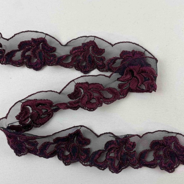 Dentelle noire bordeaux à ornements 3.5 cm Dentelle noire bordeaux à ornements 3.5 cm