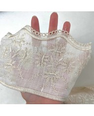 Dentelle broderie anglaise écru à fleurs 17cm