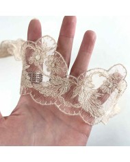 Dentelle beige à motifs floraux ajourés 6.5cm