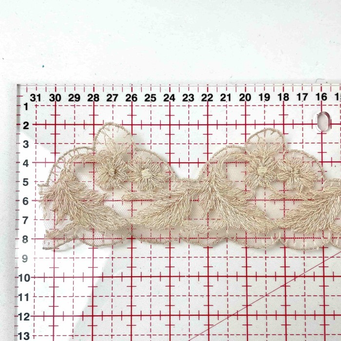 Dentelle beige à motifs floraux ajourés 6.5cm
