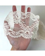 Dentelle écrue à motifs floraux ajouré 10.5 cm