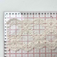 Dentelle écrue à motifs floraux ajouré 10.5 cm