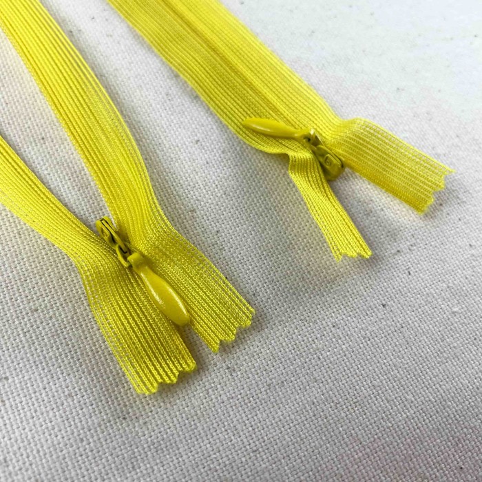 Fermeture invisible non séparable jaune en nylon 30cm Fermeture invisible non séparable jaune en nylon 30cm