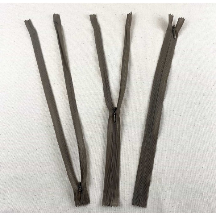 Fermeture invisible non séparable taupe foncé en nylon 30cm Fermeture invisible non séparable taupe foncé en nylon 30cm