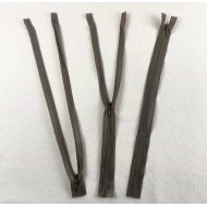 Fermeture invisible non séparable taupe foncé en nylon 30cm Fermeture invisible non séparable taupe foncé en nylon 30cm