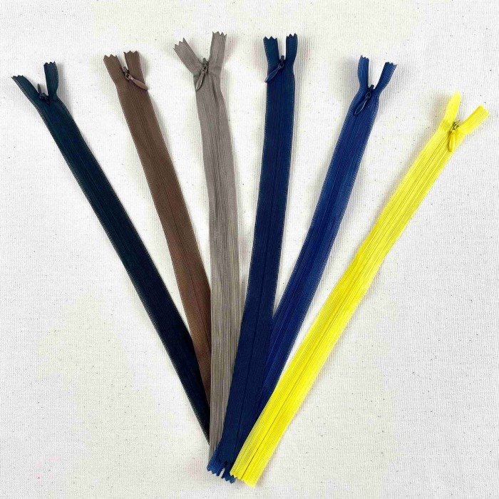 Fermeture invisible non séparable marine foncé en nylon 30cm