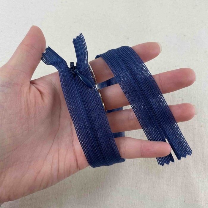 Fermeture invisible non séparable marine en nylon 30cm