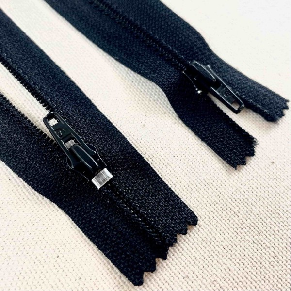 Fermeture non séparable noir en nylon 10cm Fermeture non séparable noir en nylon 10cm
