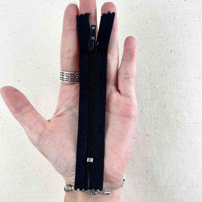 Fermeture non séparable noir en nylon 10cm