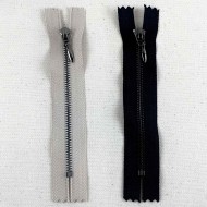 Fermeture fantaisie non séparable beige en métal 12cm