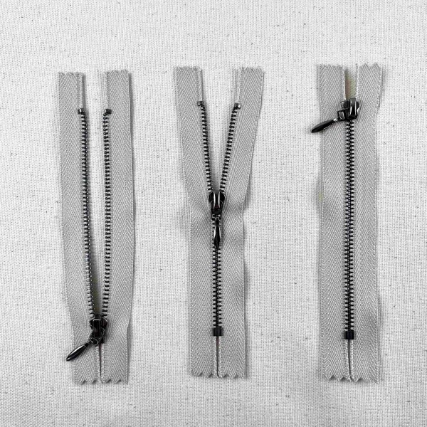 Fermeture fantaisie non séparable beige en métal 12cm Fermeture fantaisie non séparable beige en métal 12cm